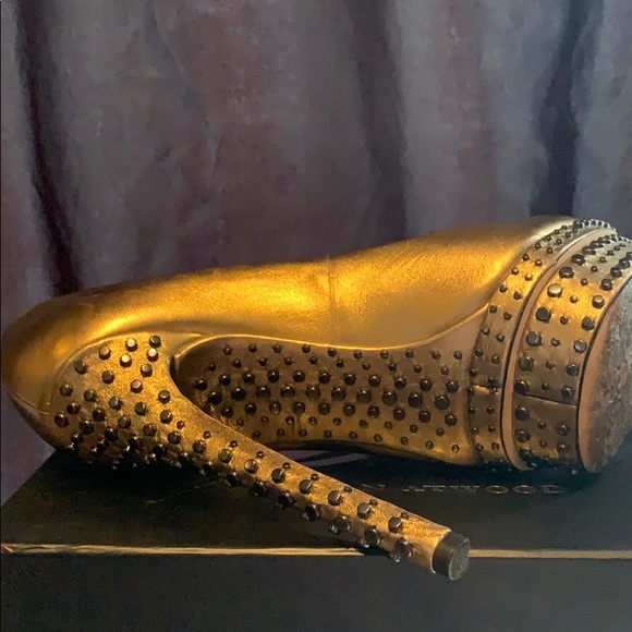Brian Atwood Gold Studded Pump - Picture 6 of 8